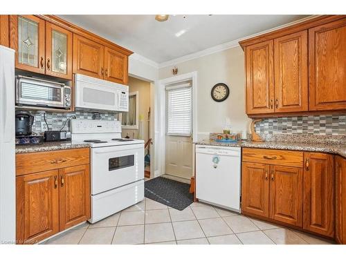 949 Dunsmure Road, Hamilton, ON - Indoor Photo Showing Kitchen