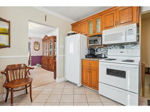 949 Dunsmure Road, Hamilton, ON - Indoor Photo Showing Kitchen