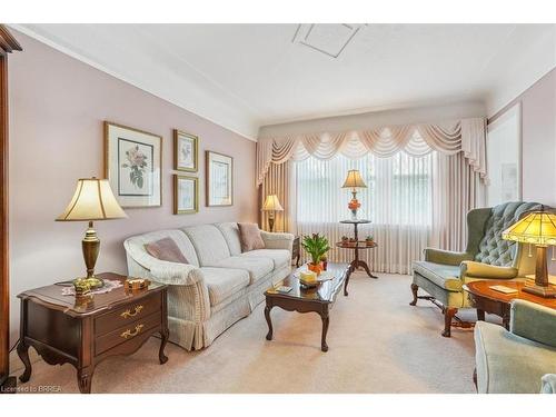 949 Dunsmure Road, Hamilton, ON - Indoor Photo Showing Living Room