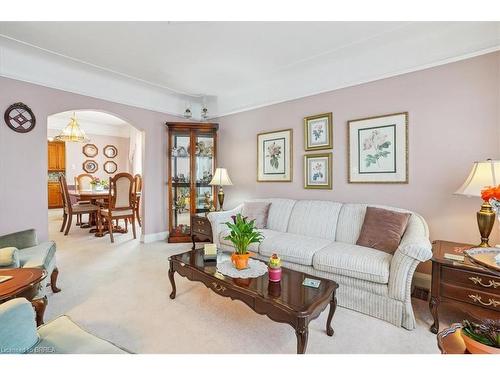 949 Dunsmure Road, Hamilton, ON - Indoor Photo Showing Living Room