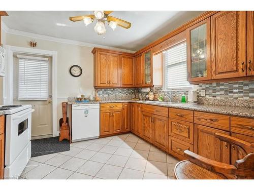 949 Dunsmure Road, Hamilton, ON - Indoor Photo Showing Kitchen