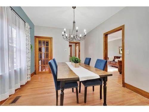 253 Sheridan Street, Brantford, ON - Indoor Photo Showing Dining Room