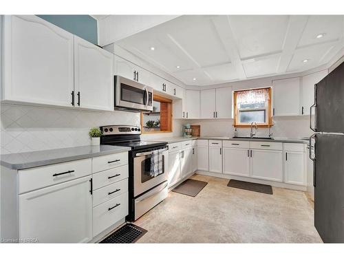 253 Sheridan Street, Brantford, ON - Indoor Photo Showing Kitchen