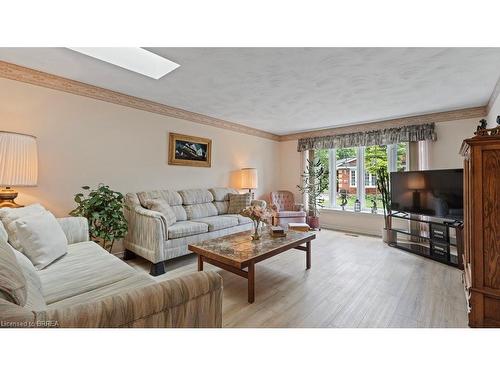 23-570 West Street, Brantford, ON - Indoor Photo Showing Living Room