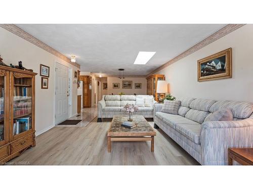 23-570 West Street, Brantford, ON - Indoor Photo Showing Living Room