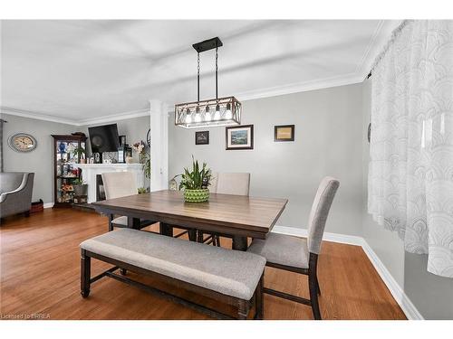 31 Harvest Lane, Brantford, ON - Indoor Photo Showing Dining Room