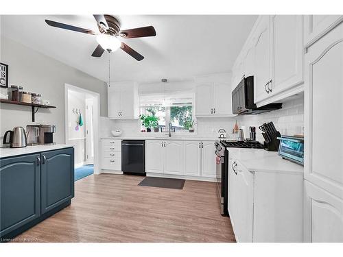 31 Harvest Lane, Brantford, ON - Indoor Photo Showing Kitchen