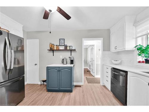 31 Harvest Lane, Brantford, ON - Indoor Photo Showing Kitchen