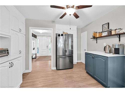 31 Harvest Lane, Brantford, ON - Indoor Photo Showing Kitchen