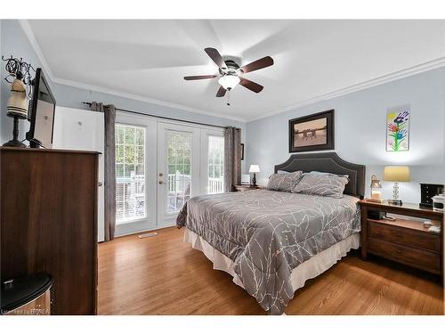 31 Harvest Lane, Brantford, ON - Indoor Photo Showing Bedroom