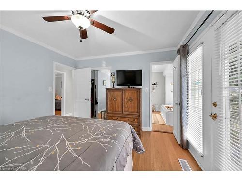 31 Harvest Lane, Brantford, ON - Indoor Photo Showing Bedroom