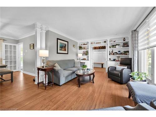 31 Harvest Lane, Brantford, ON - Indoor Photo Showing Living Room