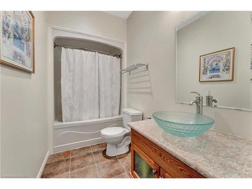 204 Mcguiness Drive, Brantford, ON - Indoor Photo Showing Bathroom