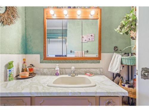 165 Mcgill Road, Mount Pleasant, ON - Indoor Photo Showing Bathroom