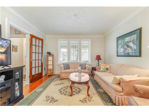 120 Alfred Street, Brantford, ON - Indoor Photo Showing Living Room