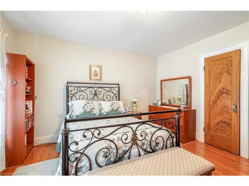 120 Alfred Street, Brantford, ON - Indoor Photo Showing Bedroom