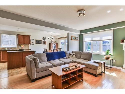 29 Fisher Street, Brantford, ON - Indoor Photo Showing Living Room