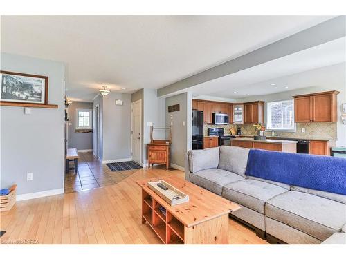 29 Fisher Street, Brantford, ON - Indoor Photo Showing Living Room