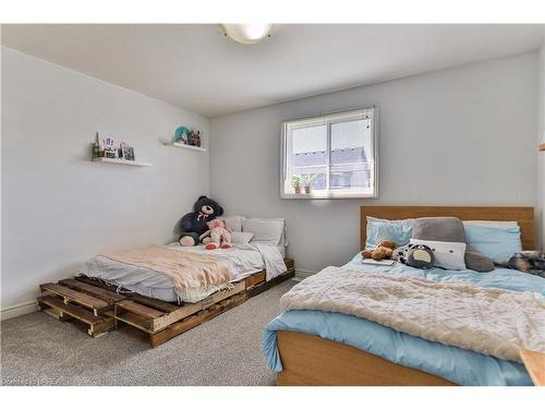 29 Fisher Street, Brantford, ON - Indoor Photo Showing Bedroom