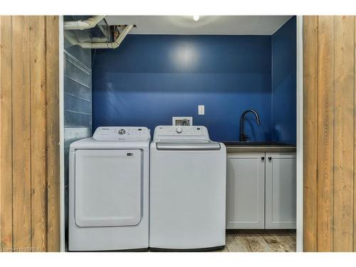 29 Fisher Street, Brantford, ON - Indoor Photo Showing Laundry Room