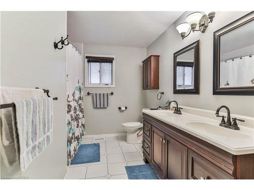 667 Champlain Boulevard, Cambridge, ON - Indoor Photo Showing Bathroom