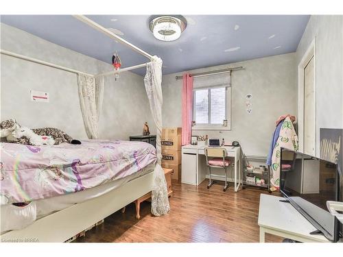 667 Champlain Boulevard, Cambridge, ON - Indoor Photo Showing Bedroom