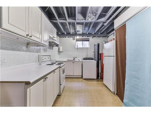 667 Champlain Boulevard, Cambridge, ON - Indoor Photo Showing Kitchen