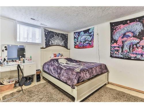 667 Champlain Boulevard, Cambridge, ON - Indoor Photo Showing Bedroom