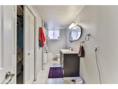 667 Champlain Boulevard, Cambridge, ON - Indoor Photo Showing Bathroom