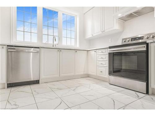 8 Tate Street, Brantford, ON - Indoor Photo Showing Kitchen