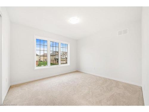 8 Tate Street, Brantford, ON - Indoor Photo Showing Other Room