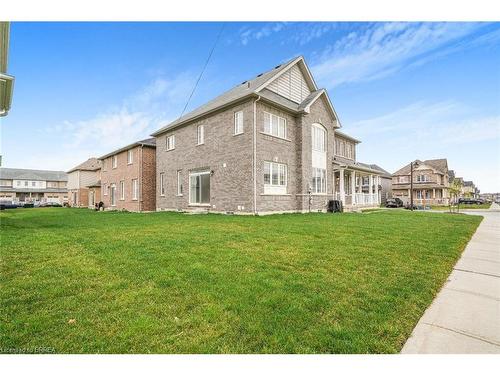 8 Tate Street, Brantford, ON - Outdoor