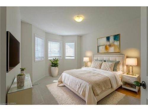 106 Warner Lane, Brantford, ON - Indoor Photo Showing Bedroom