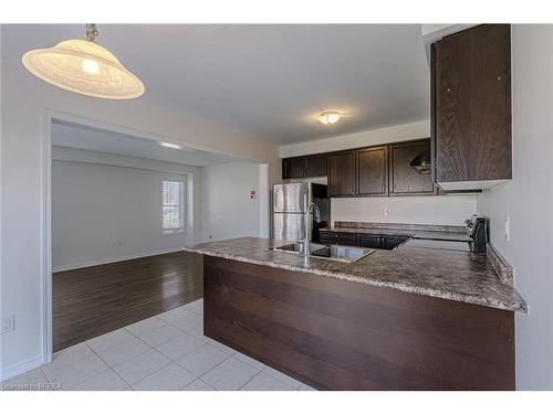 106 Warner Lane, Brantford, ON - Indoor Photo Showing Kitchen