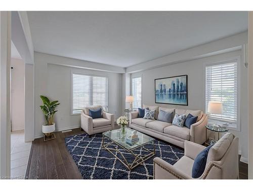 106 Warner Lane, Brantford, ON - Indoor Photo Showing Living Room