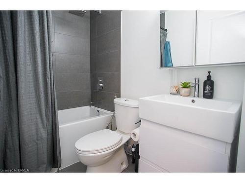 613-7 Erie Avenue, Brantford, ON - Indoor Photo Showing Bathroom