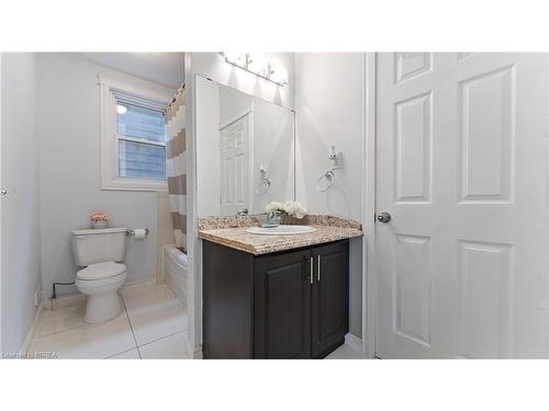 157 Weir Street N, Hamilton, ON - Indoor Photo Showing Bathroom