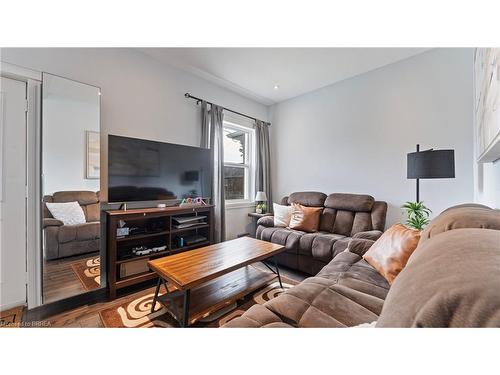 157 Weir Street N, Hamilton, ON - Indoor Photo Showing Living Room