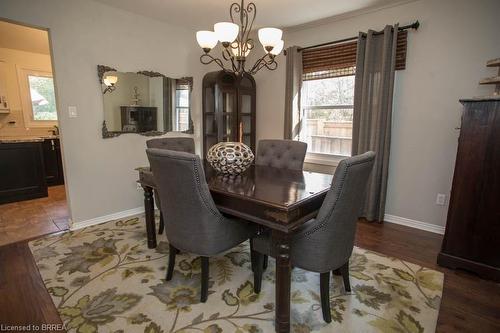 52 Beckett Drive, Brantford, ON - Indoor Photo Showing Dining Room