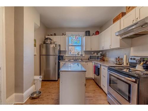 21 Wade Avenue, Brantford, ON - Indoor Photo Showing Kitchen