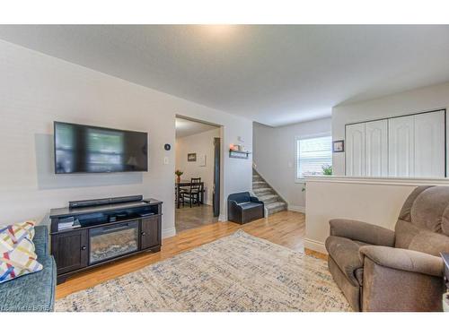 12 Elgin Street, Brantford, ON - Indoor Photo Showing Living Room