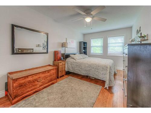 12 Elgin Street, Brantford, ON - Indoor Photo Showing Bedroom