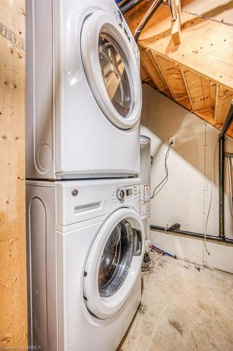 12 Elgin Street, Brantford, ON - Indoor Photo Showing Laundry Room