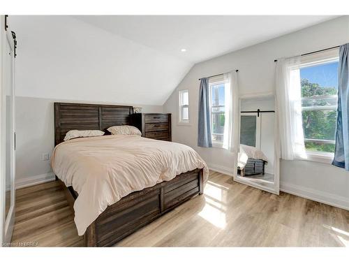 157 Terrace Hill Street, Brantford, ON - Indoor Photo Showing Bedroom