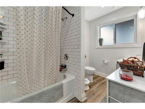 157 Terrace Hill Street, Brantford, ON - Indoor Photo Showing Bathroom