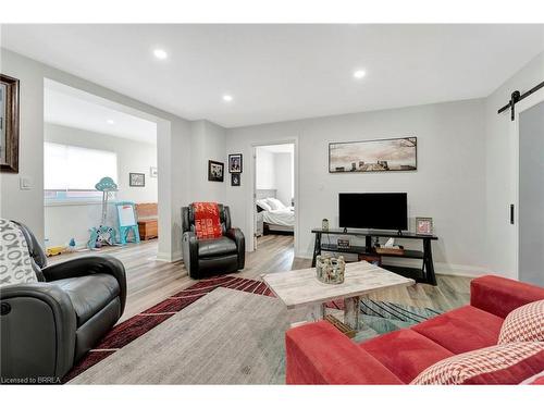 157 Terrace Hill Street, Brantford, ON - Indoor Photo Showing Living Room