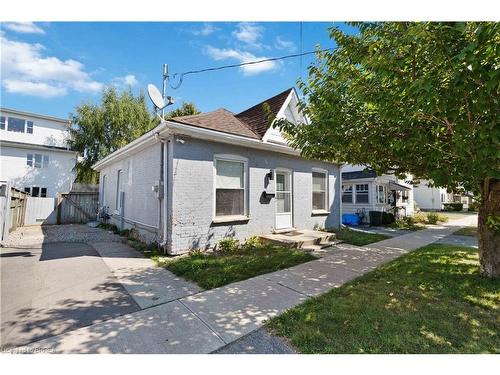 66 Oak Street, Brantford, ON - Outdoor