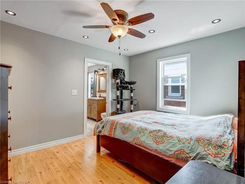 74 Rawdon Street, Brantford, ON - Indoor Photo Showing Bedroom