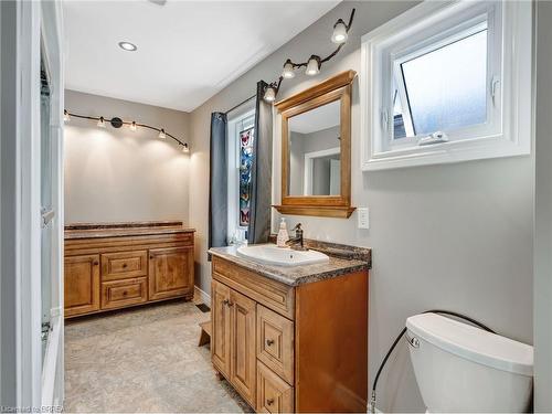 74 Rawdon Street, Brantford, ON - Indoor Photo Showing Bathroom