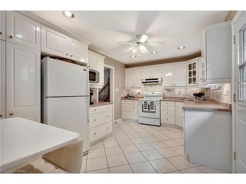 6 Brisbane Boulevard, Brantford, ON - Indoor Photo Showing Kitchen